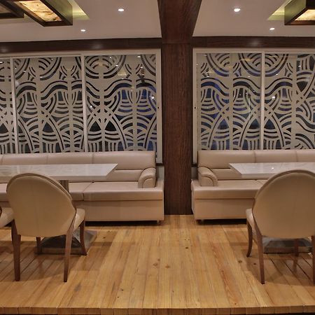 Hotel K P Pride Jalgaon Dış mekan fotoğraf