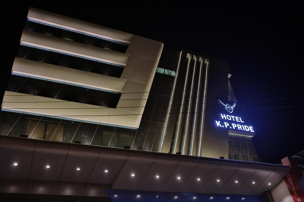 Hotel K P Pride Jalgaon Dış mekan fotoğraf