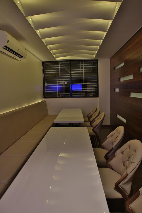 Hotel K P Pride Jalgaon Dış mekan fotoğraf